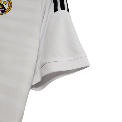 https://cdn.shopify.com/s/files/1/0826/7228/8075/files/20142015-real-madrid-fly-emirates-home-retro-kit-101947.webp?v=1741197449