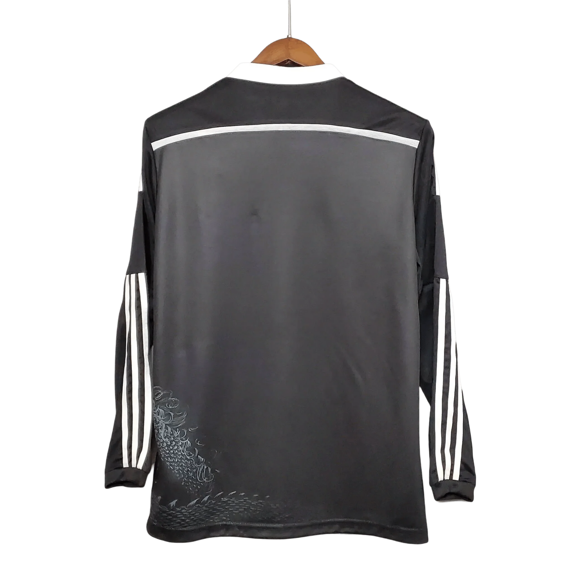 https://cdn.shopify.com/s/files/1/0826/7228/8075/files/20142015-real-madrid-fly-emirates-third-retro-kit-long-sleeves-387427.webp?v=1741197485
