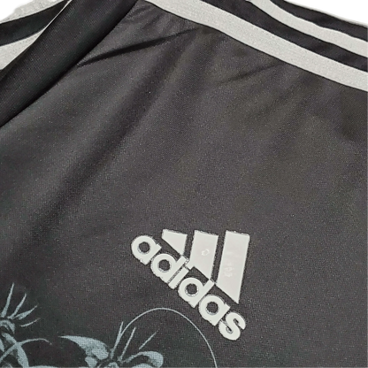 https://cdn.shopify.com/s/files/1/0826/7228/8075/files/20142015-real-madrid-fly-emirates-third-retro-kit-short-sleeves-280873.webp?v=1741197484
