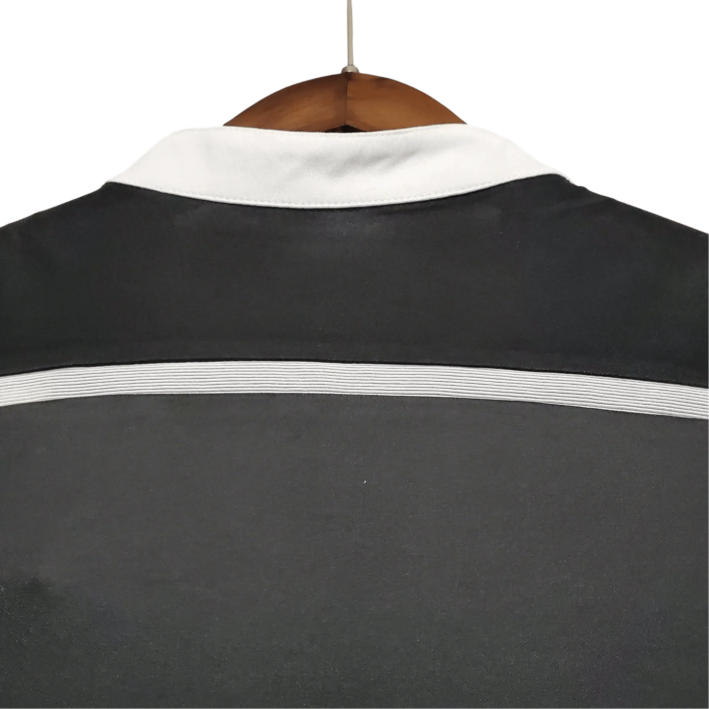 https://cdn.shopify.com/s/files/1/0826/7228/8075/files/20142015-real-madrid-fly-emirates-third-retro-kit-short-sleeves-665957.webp?v=1741197484