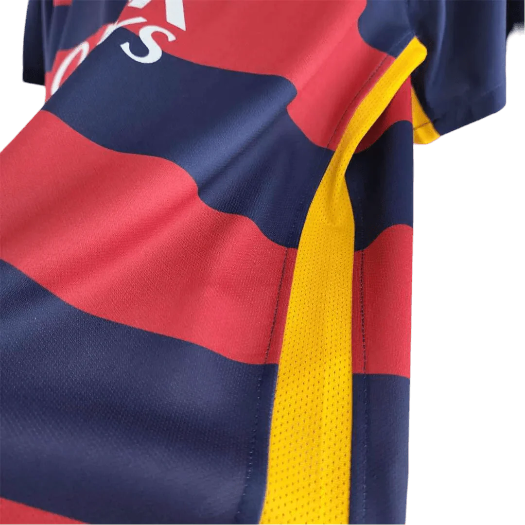https://cdn.shopify.com/s/files/1/0826/7228/8075/files/20152016-fc-barcelona-qatar-airways-home-retro-kit-classickits433-199679.webp?v=1741197608