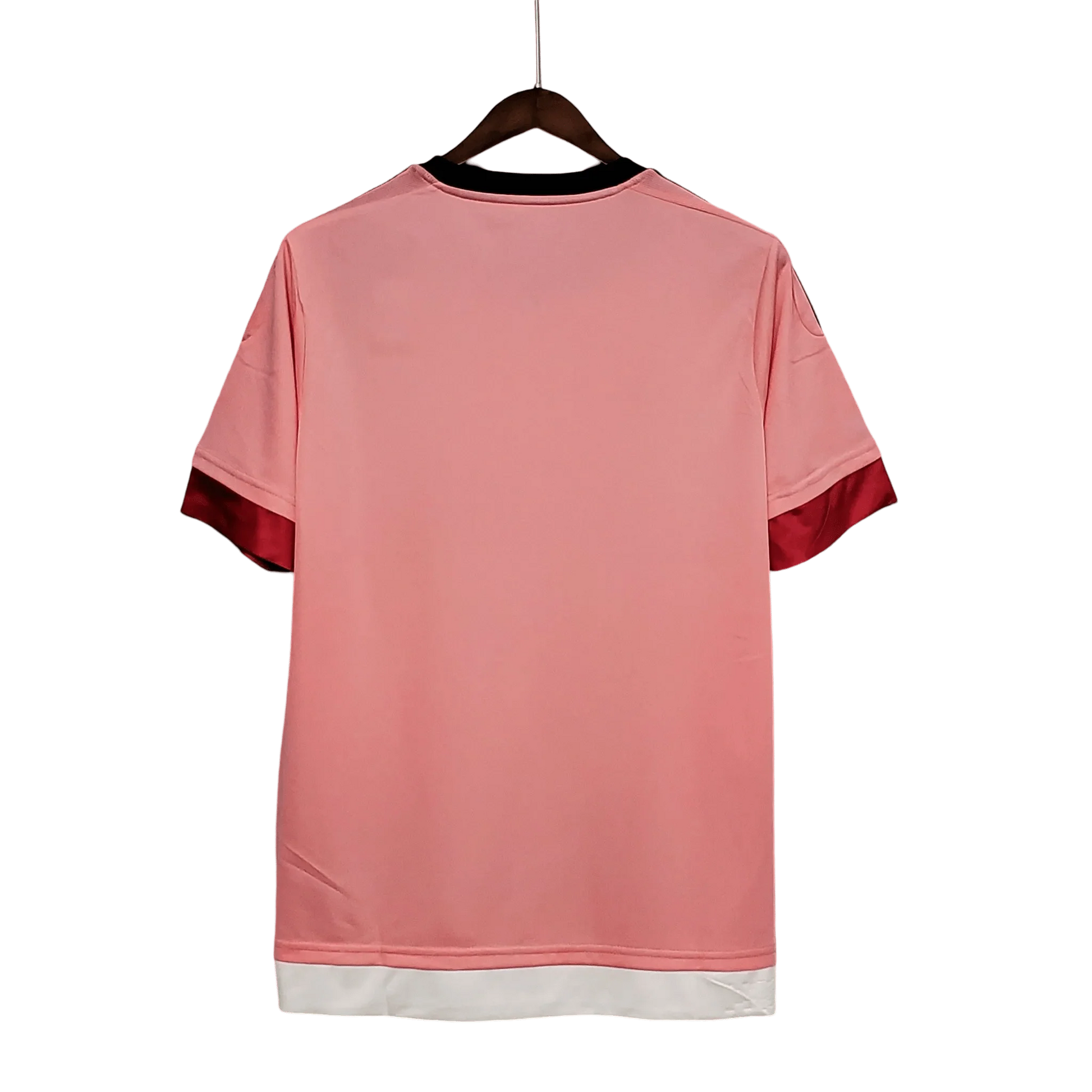 https://cdn.shopify.com/s/files/1/0826/7228/8075/files/20152016-juventus-jeep-away-retro-kit-short-sleeves-731892.webp?v=1741197455