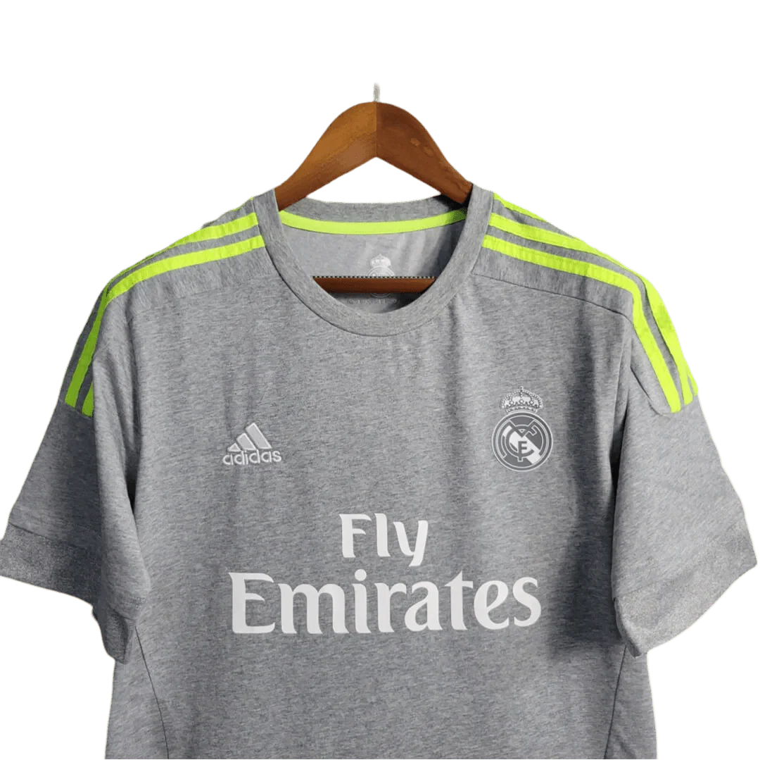 https://cdn.shopify.com/s/files/1/0826/7228/8075/files/20152016-real-madrid-fly-emirates-away-retro-kit-389071.webp?v=1741197463