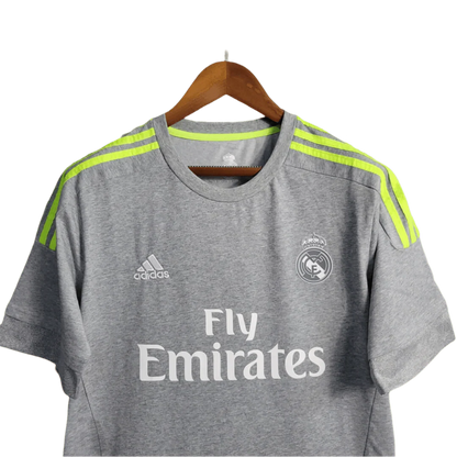 https://cdn.shopify.com/s/files/1/0826/7228/8075/files/20152016-real-madrid-fly-emirates-away-retro-kit-389071.webp?v=1741197463