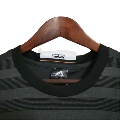 https://cdn.shopify.com/s/files/1/0826/7228/8075/files/2016-germany-away-retro-kit-131166.webp?v=1741197029