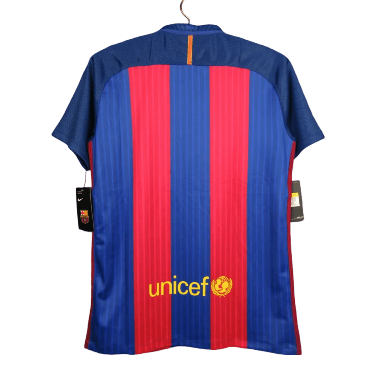 https://cdn.shopify.com/s/files/1/0826/7228/8075/files/20162017-fc-barcelona-qatar-airways-home-retro-kit-266946.webp?v=1741197478