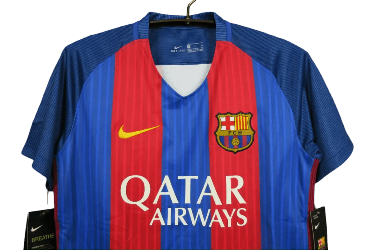 https://cdn.shopify.com/s/files/1/0826/7228/8075/files/20162017-fc-barcelona-qatar-airways-home-retro-kit-573938.webp?v=1741197478