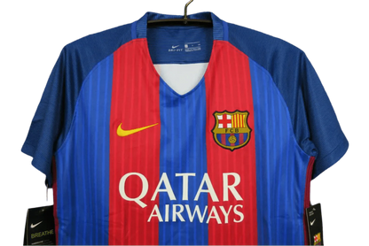 https://cdn.shopify.com/s/files/1/0826/7228/8075/files/20162017-fc-barcelona-qatar-airways-home-retro-kit-573938.webp?v=1741197478