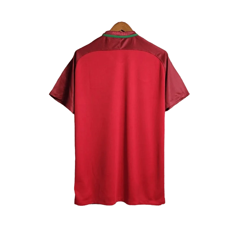 https://cdn.shopify.com/s/files/1/0826/7228/8075/files/20162017-portugal-home-retro-jersey-725653.webp?v=1741198512