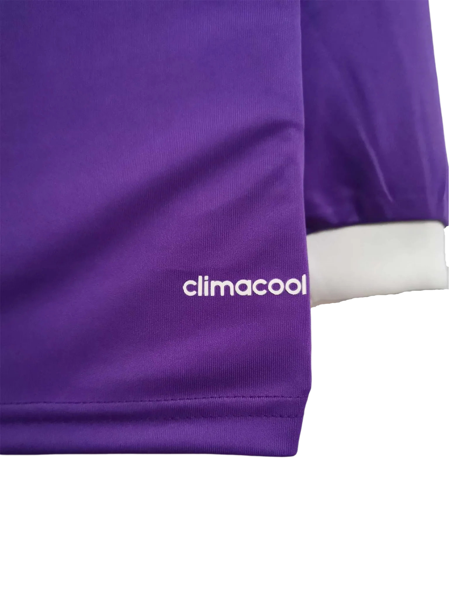 https://cdn.shopify.com/s/files/1/0826/7228/8075/files/20162017-real-madrid-fly-emirates-away-purple-retro-kit-long-sleeves-944605.webp?v=1741197486