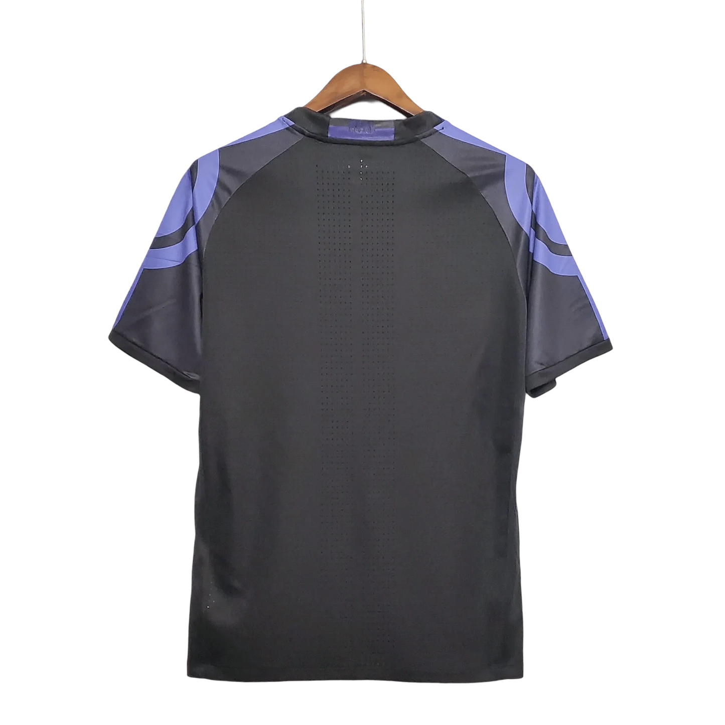 https://cdn.shopify.com/s/files/1/0826/7228/8075/files/20162017-real-madrid-fly-emirates-third-retro-kit-691986.webp?v=1741197448