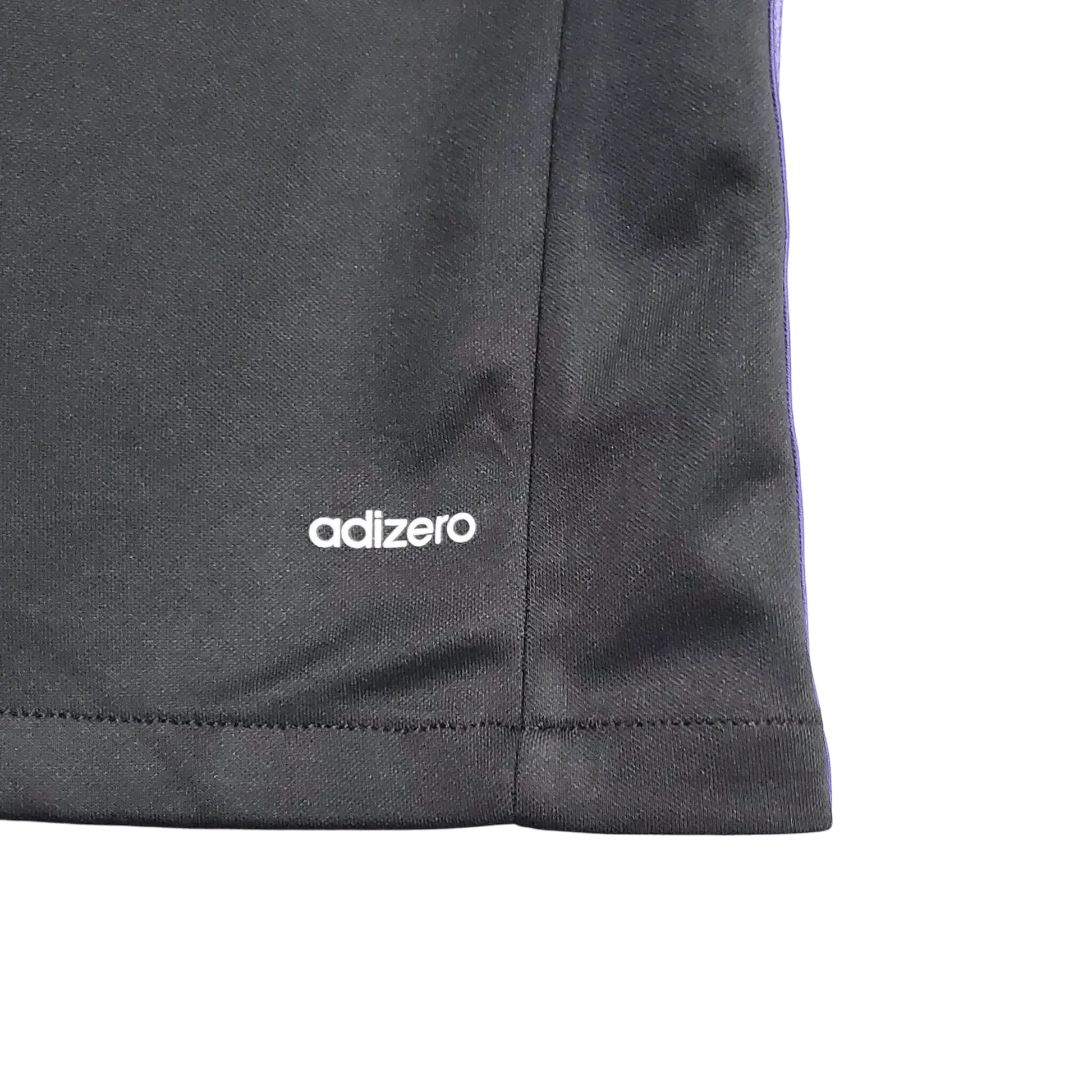 https://cdn.shopify.com/s/files/1/0826/7228/8075/files/20162017-real-madrid-fly-emirates-third-retro-kit-906027.webp?v=1741197447