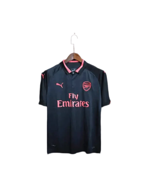 https://cdn.shopify.com/s/files/1/0826/7228/8075/files/20172018-arsenal-fly-emirates-third-retro-kit-classickits433-578862.webp?v=1741198350