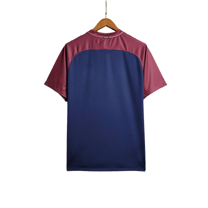 https://cdn.shopify.com/s/files/1/0826/7228/8075/files/20172018-paris-saint-germain-fly-emirates-home-retro-jersey-153246.webp?v=1741198007