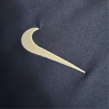 https://cdn.shopify.com/s/files/1/0826/7228/8075/files/20172018-paris-saint-germain-fly-emirates-home-retro-jersey-579472.webp?v=1741198011