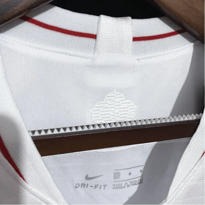 https://cdn.shopify.com/s/files/1/0826/7228/8075/files/2018-england-home-retro-kit-740825.webp?v=1741196965