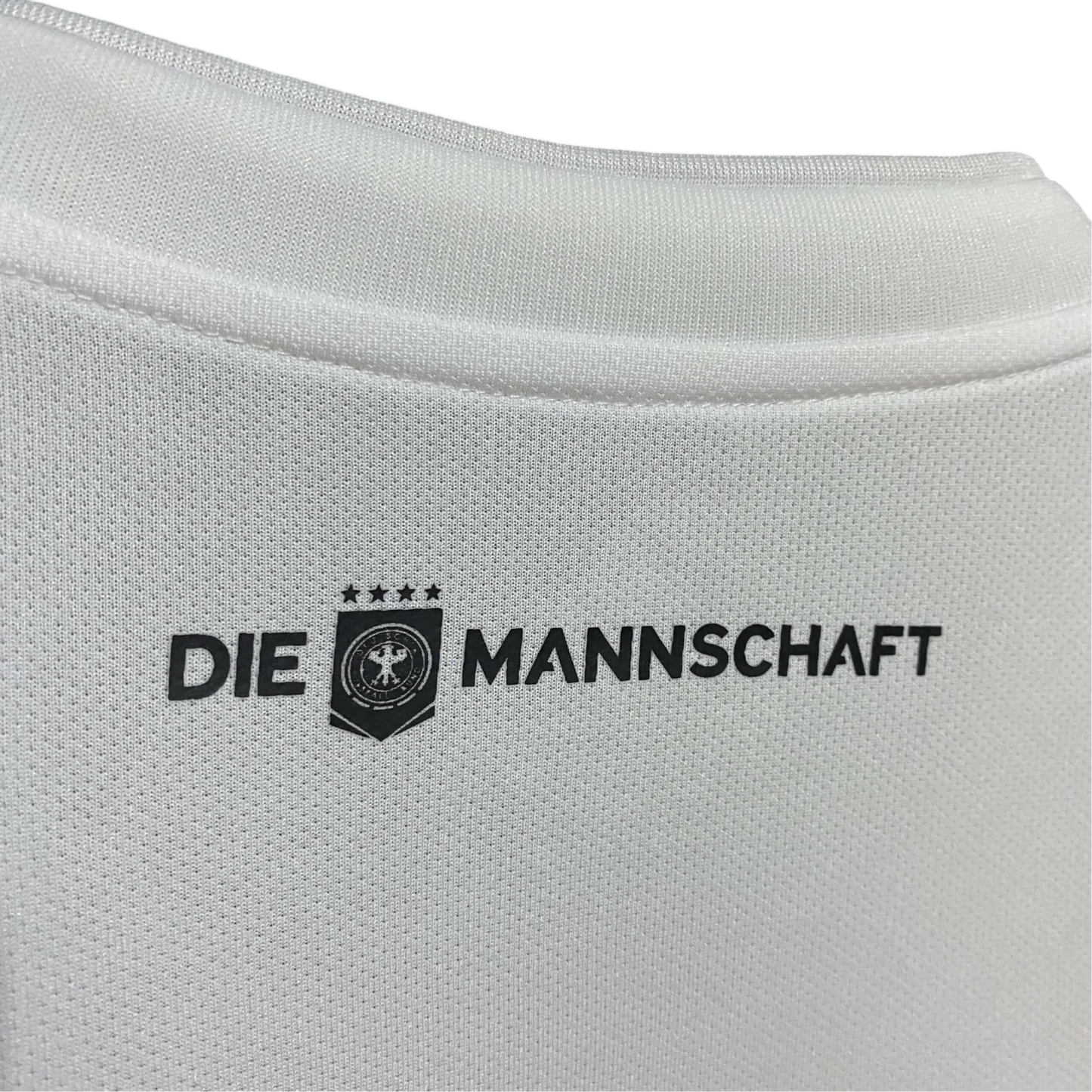 https://cdn.shopify.com/s/files/1/0826/7228/8075/files/2018-germany-home-retro-kit-353321.webp?v=1741197026