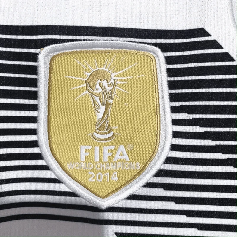 https://cdn.shopify.com/s/files/1/0826/7228/8075/files/2018-germany-home-retro-kit-430471.webp?v=1741197028