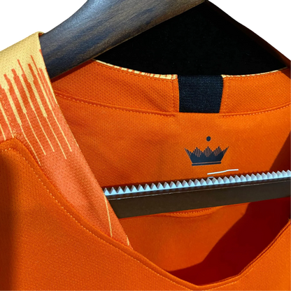 https://cdn.shopify.com/s/files/1/0826/7228/8075/files/2018-netherlands-home-retro-kit-509884.webp?v=1741197043