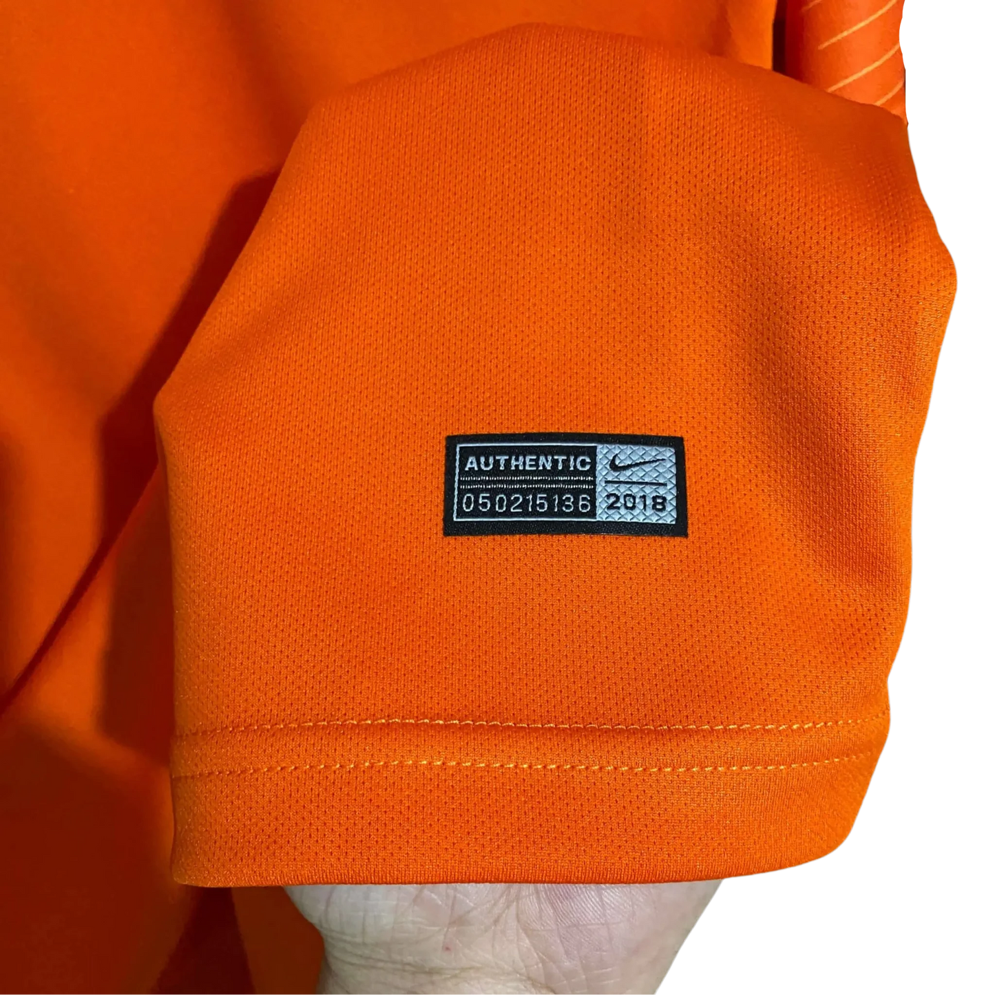 https://cdn.shopify.com/s/files/1/0826/7228/8075/files/2018-netherlands-home-retro-kit-825975.webp?v=1741197040