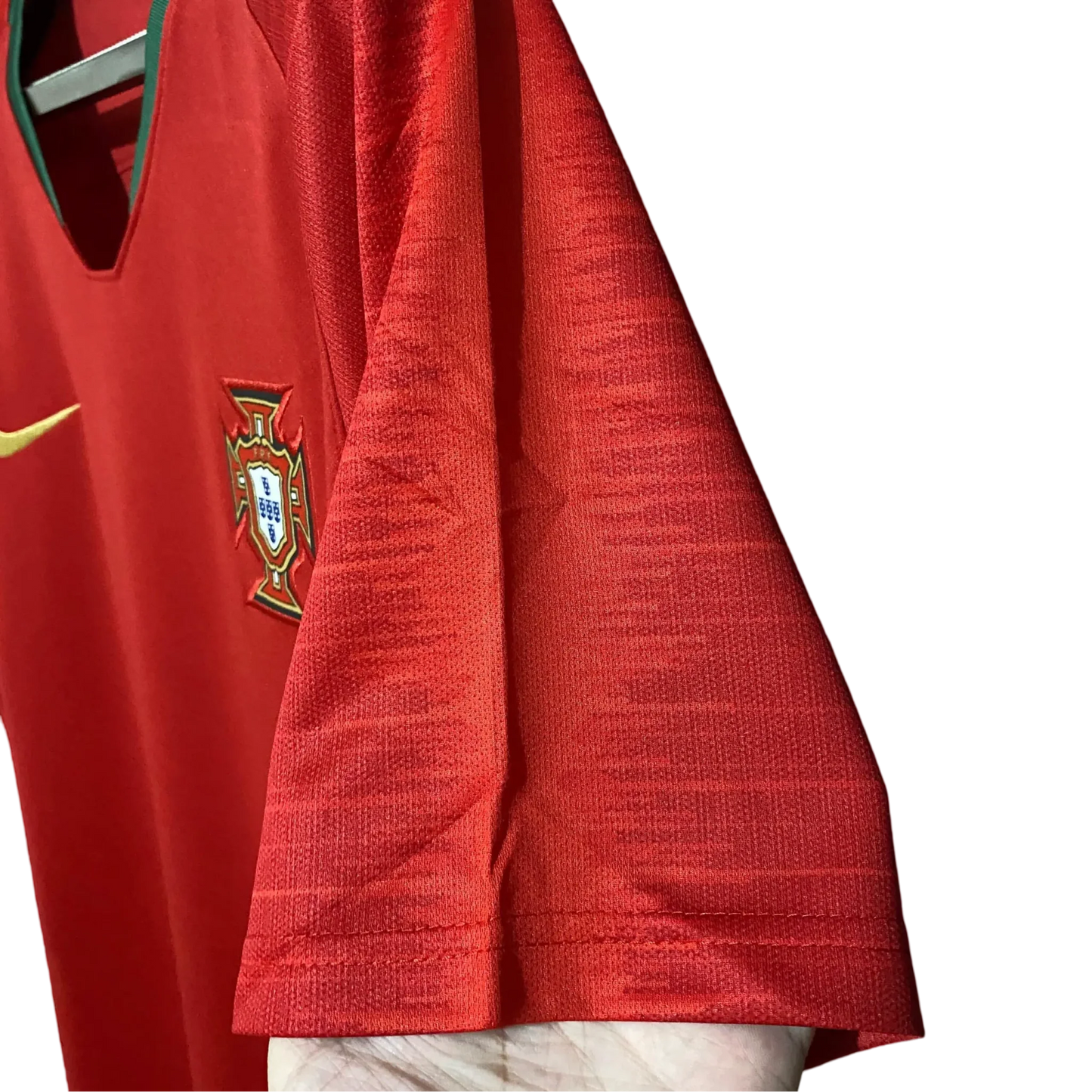https://cdn.shopify.com/s/files/1/0826/7228/8075/files/2018-portugal-home-retro-kit-381987.webp?v=1741197182