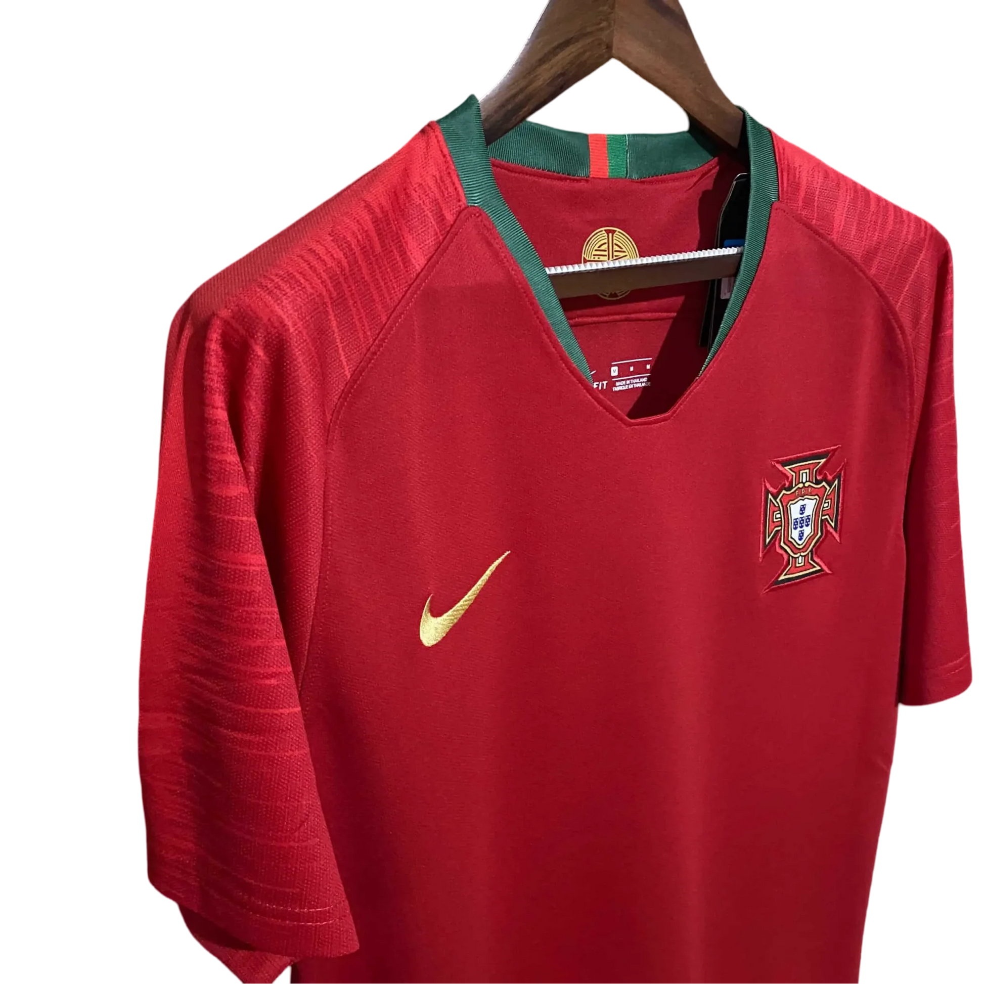 https://cdn.shopify.com/s/files/1/0826/7228/8075/files/2018-portugal-home-retro-kit-843078.webp?v=1741197181
