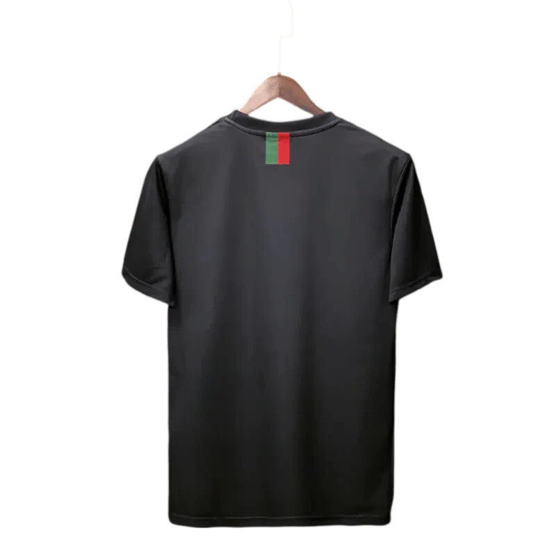 https://cdn.shopify.com/s/files/1/0826/7228/8075/files/2018-portugal-pre-match-training-retro-kit-532430.webp?v=1741197026