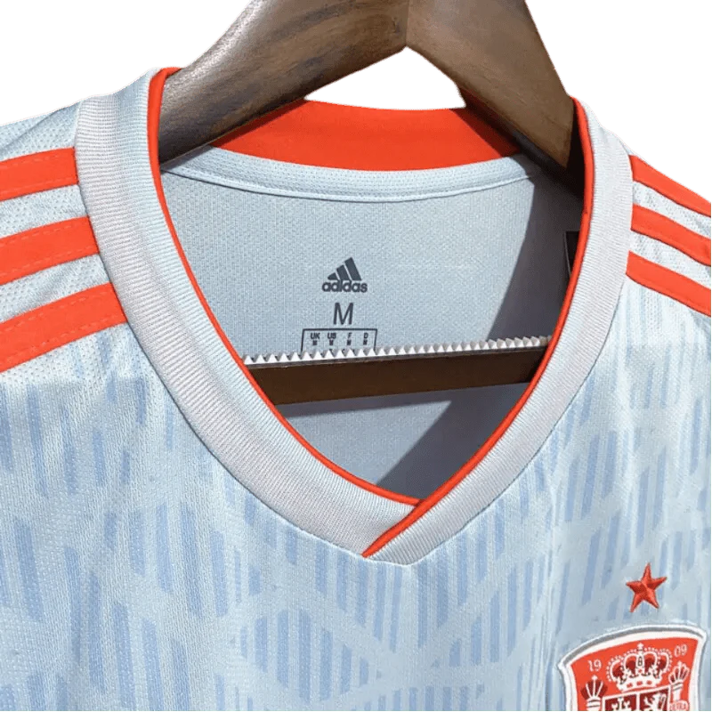 https://cdn.shopify.com/s/files/1/0826/7228/8075/files/2018-spain-away-retro-kit-416110.webp?v=1741197032