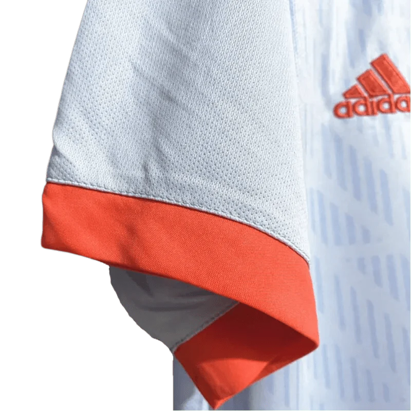 https://cdn.shopify.com/s/files/1/0826/7228/8075/files/2018-spain-away-retro-kit-585460.webp?v=1741197031