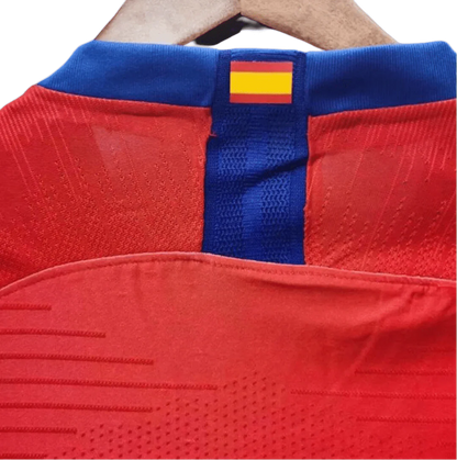https://cdn.shopify.com/s/files/1/0826/7228/8075/files/20182019-atletico-madrid-plus500-home-vapormatch-retro-kit-classickits433-194447.webp?v=1741198278