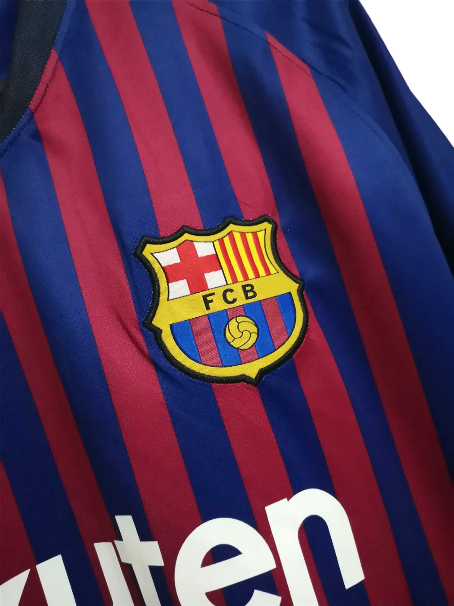 https://cdn.shopify.com/s/files/1/0826/7228/8075/files/20182019-fc-barcelona-rakuten-home-retro-kit-635613.webp?v=1741197546