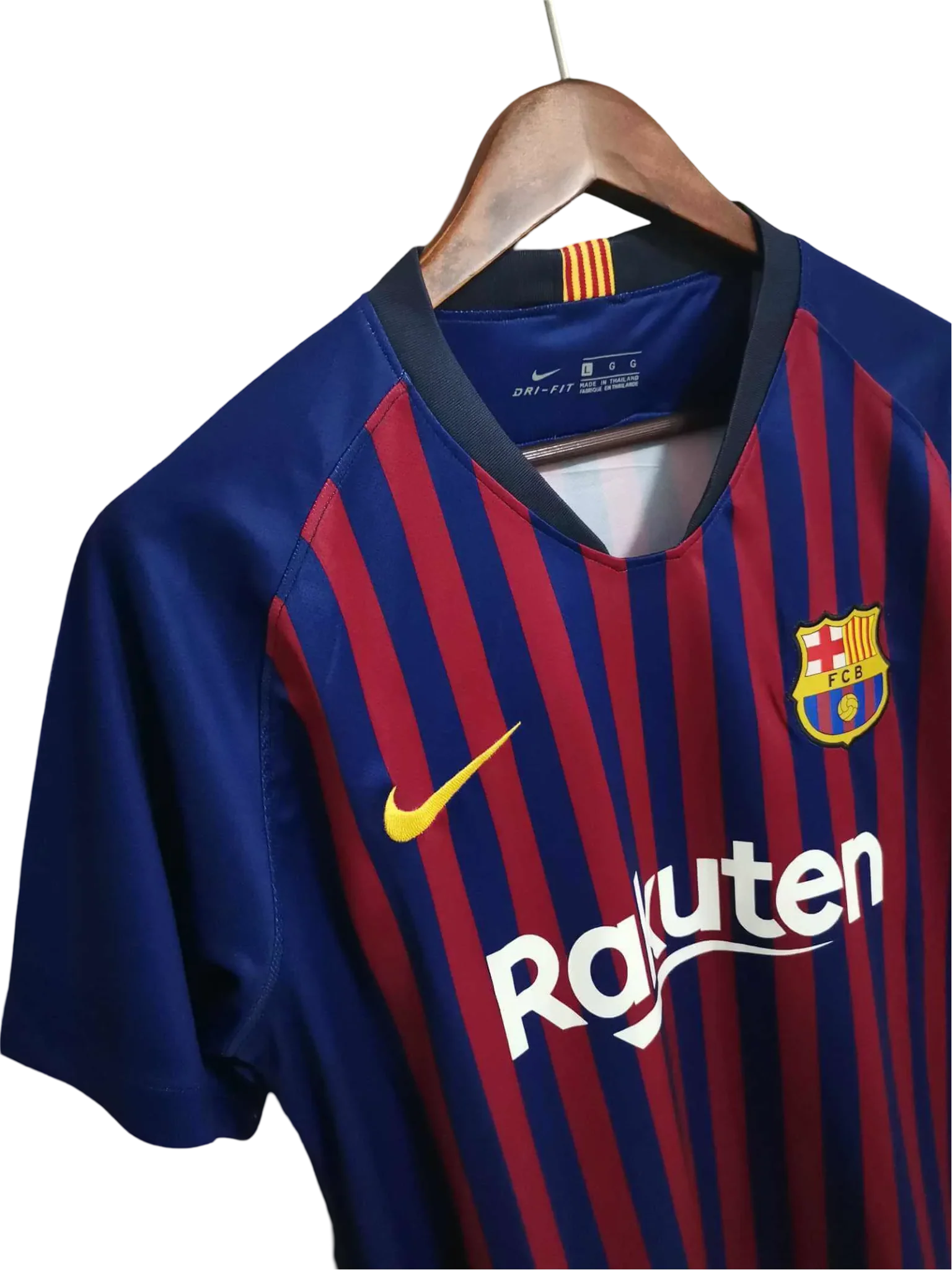 https://cdn.shopify.com/s/files/1/0826/7228/8075/files/20182019-fc-barcelona-rakuten-home-retro-kit-927363.webp?v=1741197545