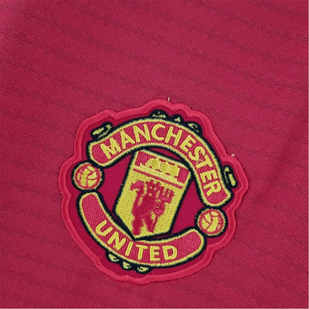https://cdn.shopify.com/s/files/1/0826/7228/8075/files/20182019-manchester-united-chevrolet-home-retro-kit-classickits433-972938.webp?v=1741197615