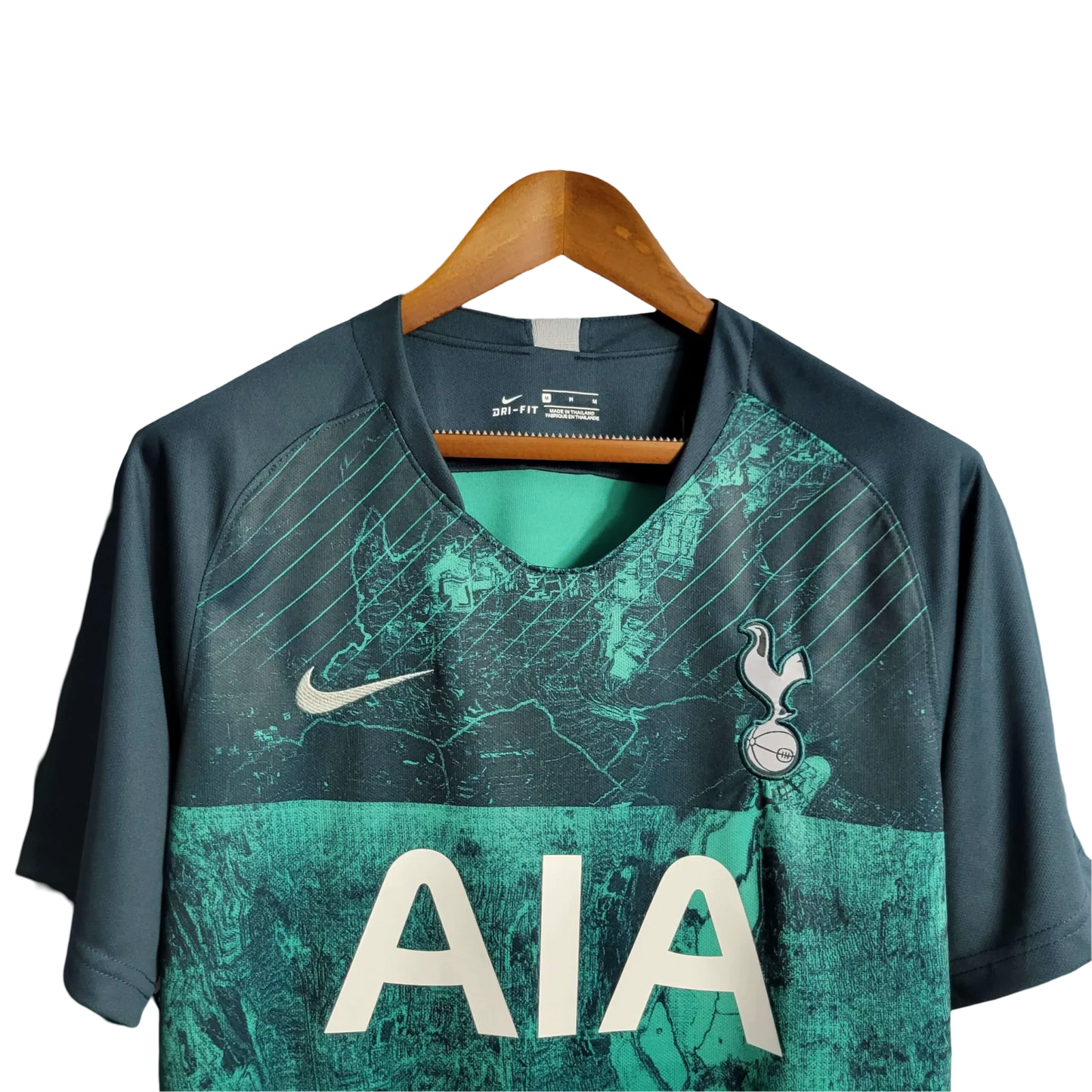 https://cdn.shopify.com/s/files/1/0826/7228/8075/files/20182019-tottenham-hotspur-aia-green-third-retro-kit-classickits433-338318.webp?v=1741199153