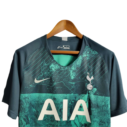https://cdn.shopify.com/s/files/1/0826/7228/8075/files/20182019-tottenham-hotspur-aia-green-third-retro-kit-classickits433-338318.webp?v=1741199153