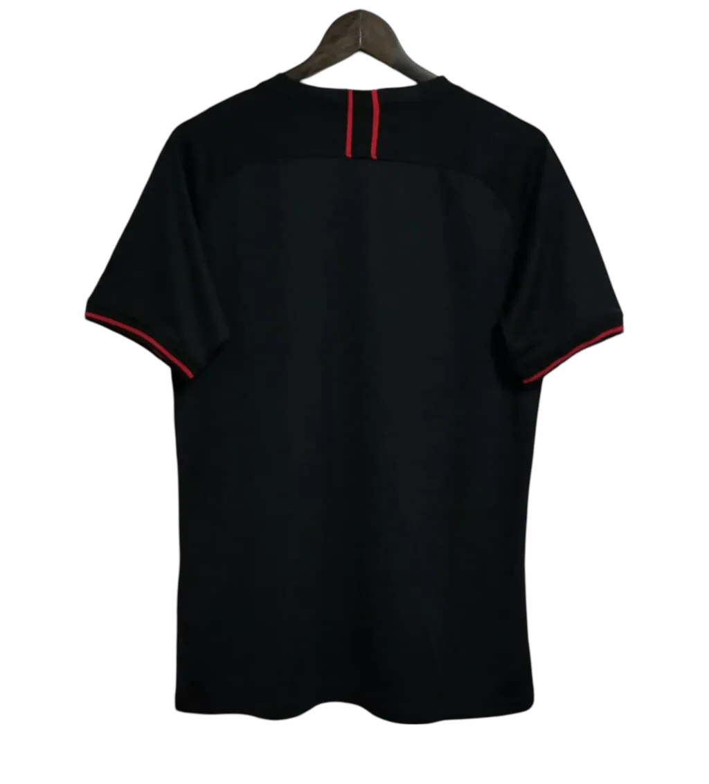 https://cdn.shopify.com/s/files/1/0826/7228/8075/files/20192020-atletico-madrid-plus500-away-black-retro-kit-classickits433-786089.webp?v=1741198339