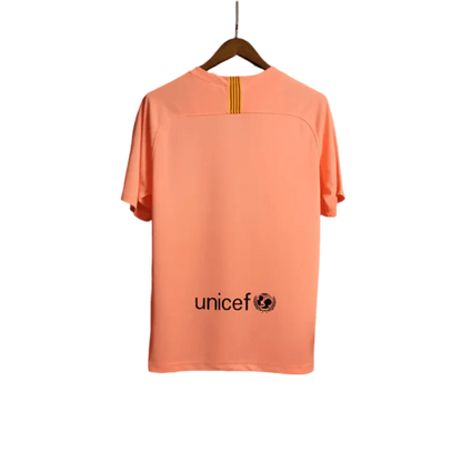 https://cdn.shopify.com/s/files/1/0826/7228/8075/files/20192020-fc-barcelona-rakuten-away-2nd-retro-kit-classickits433-377885.webp?v=1741197540