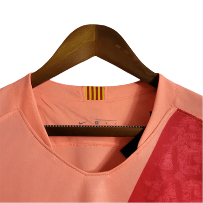 https://cdn.shopify.com/s/files/1/0826/7228/8075/files/20192020-fc-barcelona-rakuten-away-2nd-retro-kit-classickits433-945035.webp?v=1741197543