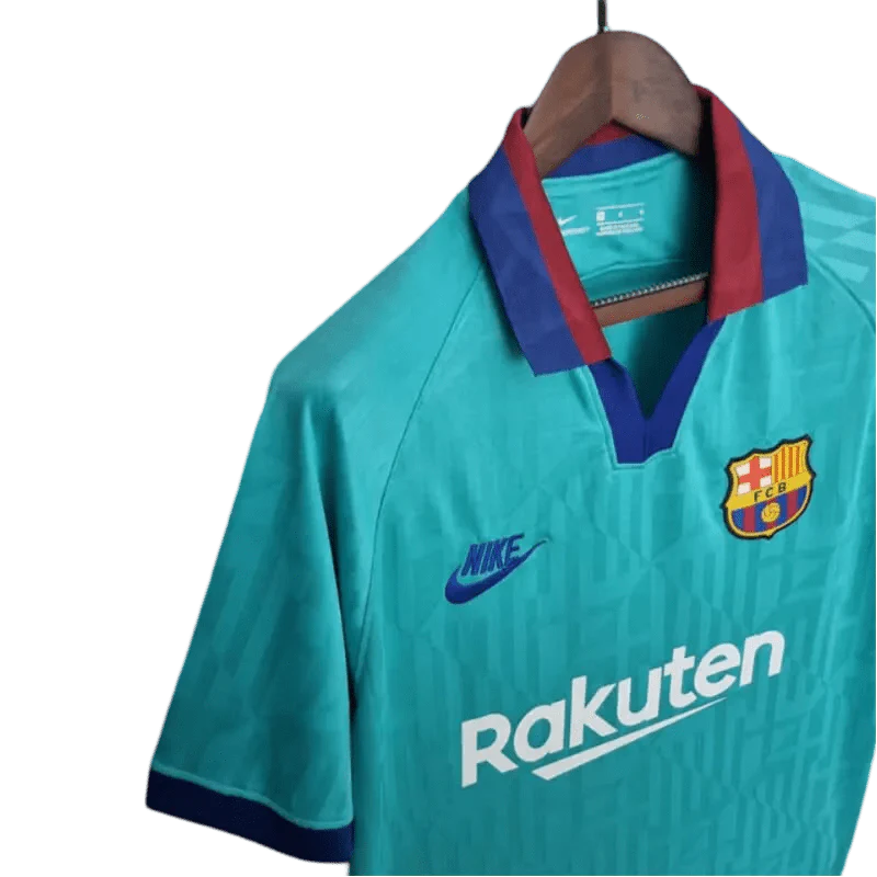 https://cdn.shopify.com/s/files/1/0826/7228/8075/files/20192020-fc-barcelona-rakuten-third-away-retro-kit-classickits433-265019.webp?v=1741197552