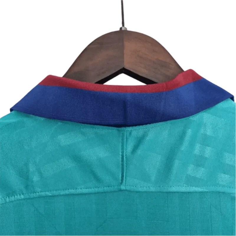 https://cdn.shopify.com/s/files/1/0826/7228/8075/files/20192020-fc-barcelona-rakuten-third-away-retro-kit-classickits433-638742.webp?v=1741197552