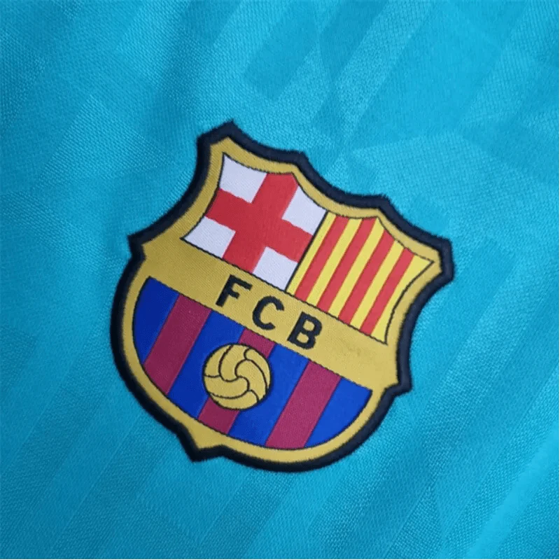 https://cdn.shopify.com/s/files/1/0826/7228/8075/files/20192020-fc-barcelona-rakuten-third-away-retro-kit-classickits433-802231.webp?v=1741197550
