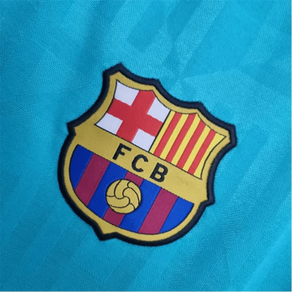 https://cdn.shopify.com/s/files/1/0826/7228/8075/files/20192020-fc-barcelona-rakuten-third-away-retro-kit-classickits433-802231.webp?v=1741197550