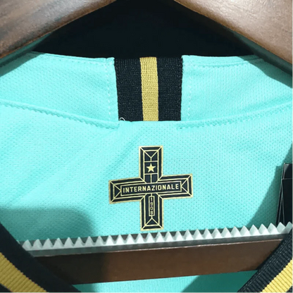 https://cdn.shopify.com/s/files/1/0826/7228/8075/files/20192020-inter-milan-pirelli-away-retro-kit-742499.webp?v=1741197443