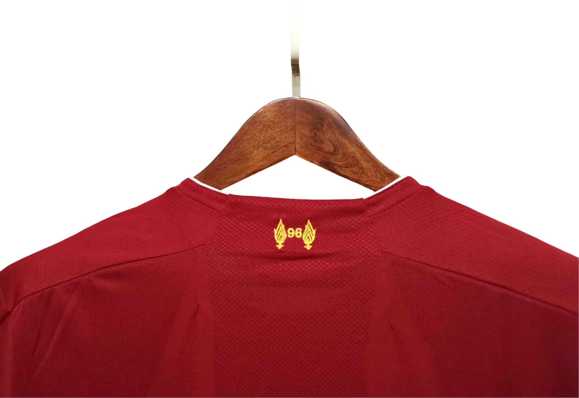 https://cdn.shopify.com/s/files/1/0826/7228/8075/files/20192020-liverpooi-standard-chartered-epl-champion-version-home-retro-kit-classickits433-483212.webp?v=1741197844