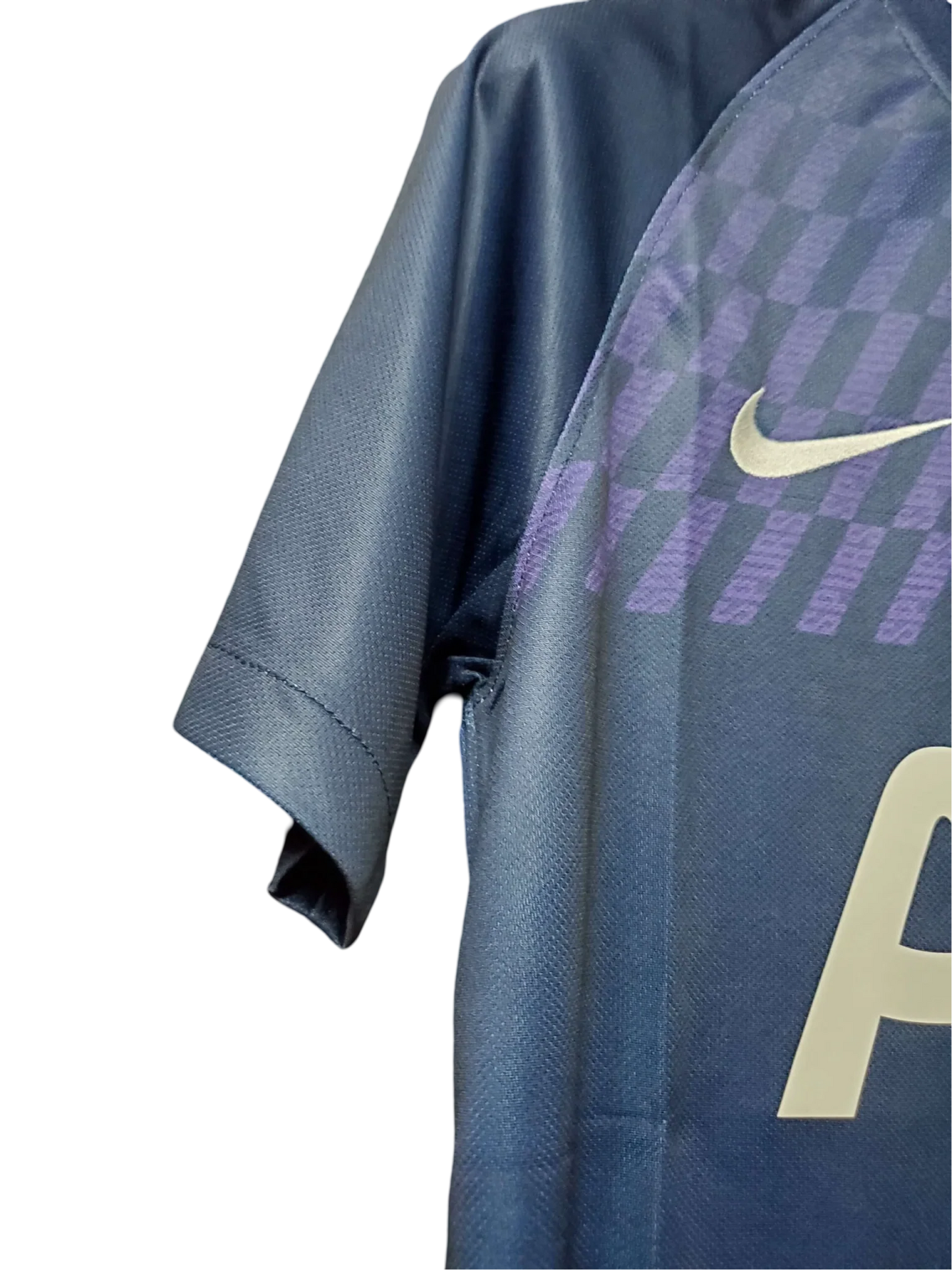 https://cdn.shopify.com/s/files/1/0826/7228/8075/files/20192020-tottenham-hotspur-aia-away-retro-kit-classickits433-360577.webp?v=1741198001