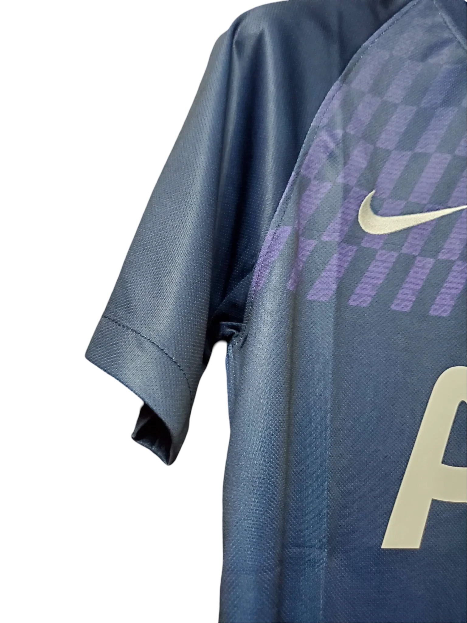 https://cdn.shopify.com/s/files/1/0826/7228/8075/files/20192020-tottenham-hotspur-aia-away-retro-kit-classickits433-360577.webp?v=1741198001