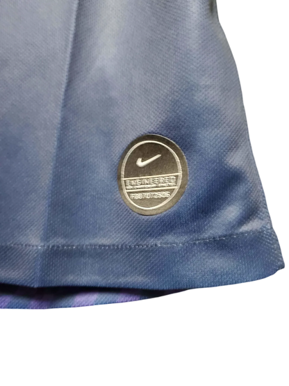 https://cdn.shopify.com/s/files/1/0826/7228/8075/files/20192020-tottenham-hotspur-aia-away-retro-kit-classickits433-744812.webp?v=1741198000