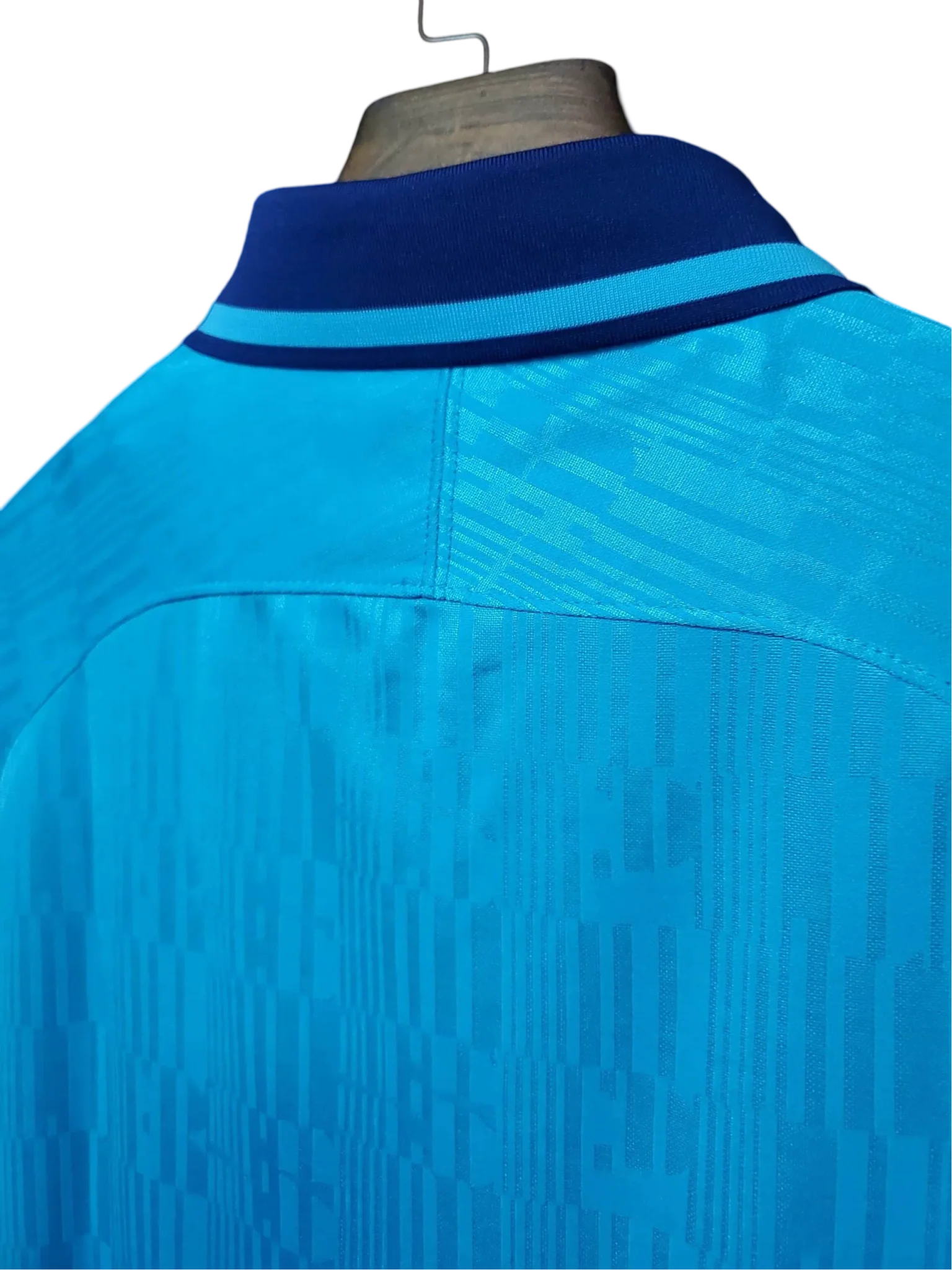 https://cdn.shopify.com/s/files/1/0826/7228/8075/files/20192020-tottenham-hotspur-aia-blue-third-retro-kit-classickits433-719218.webp?v=1741198021