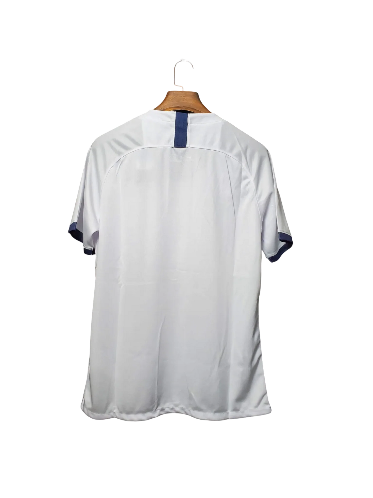 https://cdn.shopify.com/s/files/1/0826/7228/8075/files/20192020-tottenham-hotspur-aia-home-retro-kit-classickits433-526408.webp?v=1741198008