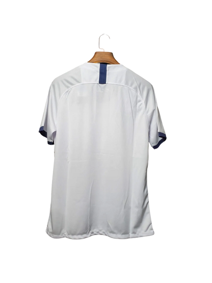 https://cdn.shopify.com/s/files/1/0826/7228/8075/files/20192020-tottenham-hotspur-aia-home-retro-kit-classickits433-526408.webp?v=1741198008